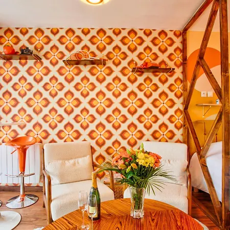 Annee 70 - Jacuzzi Et Balcon