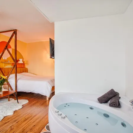 Apartment Annee 70 - Jacuzzi Et Balcon